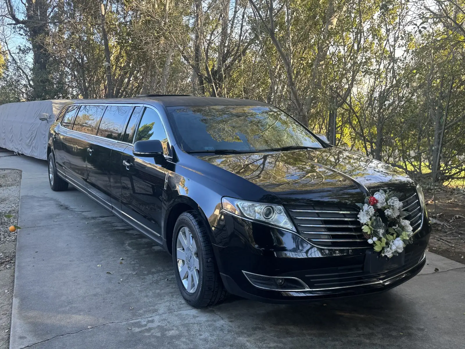 mkt black lincoln imousine